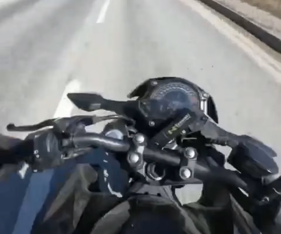 Eskişehir’de motosiklet kazası kask kamerasında