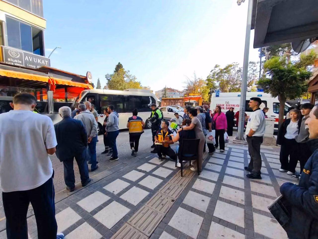 Keşan’da minibüsün çarptığı 2 yaya yaralandı