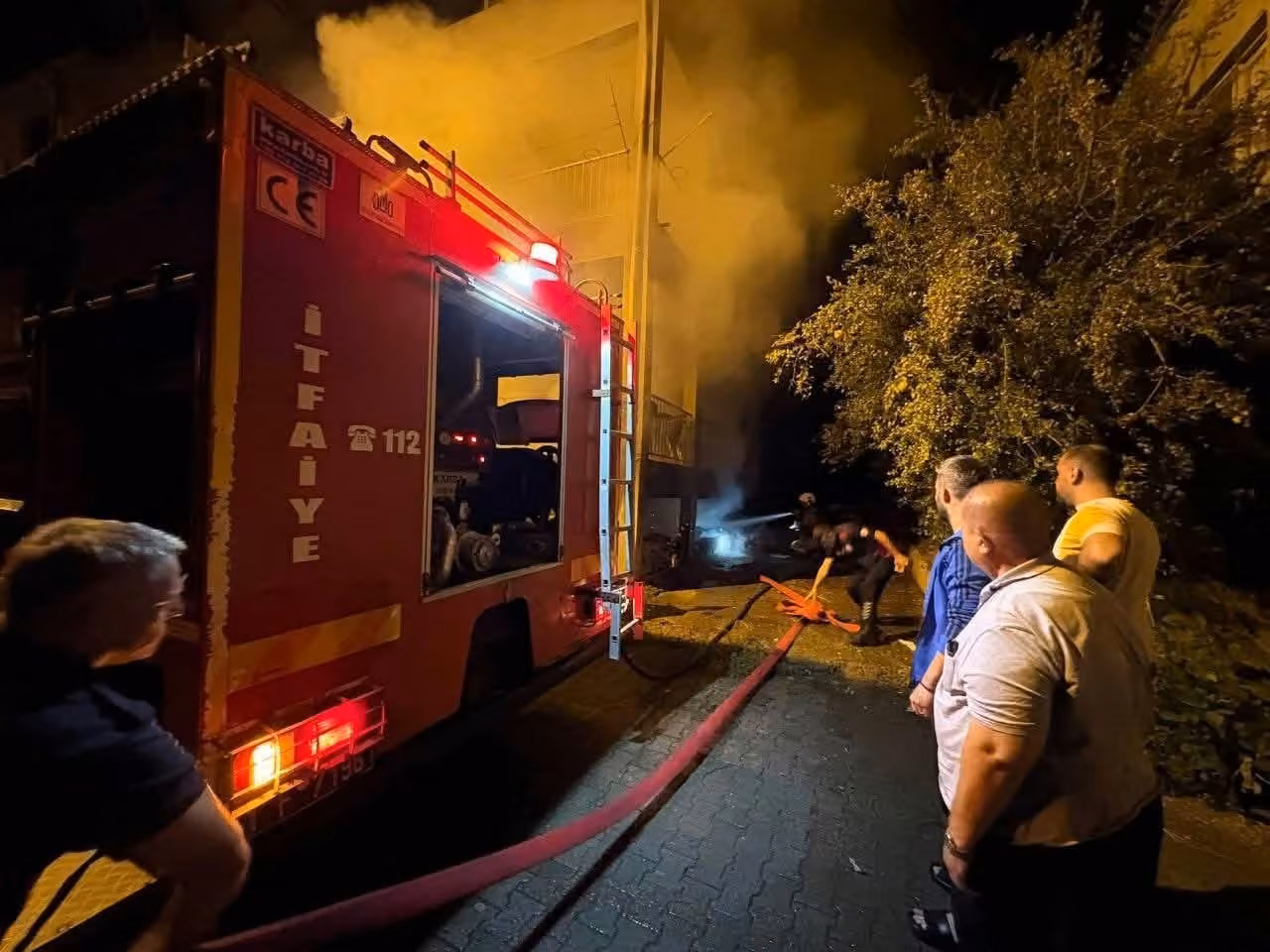 İskenderun’da bodrum katta çıkan ev yangını söndürüldü