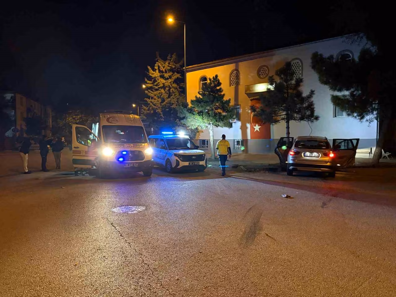 Kayseri’de hafif ticari araç SUV ile çarpıştı: 4 yaralı