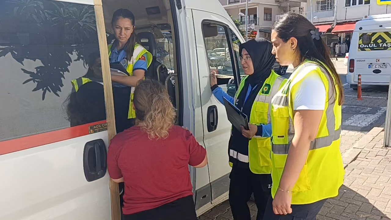 Manavgat’ta okul servislerine sıkı denetim