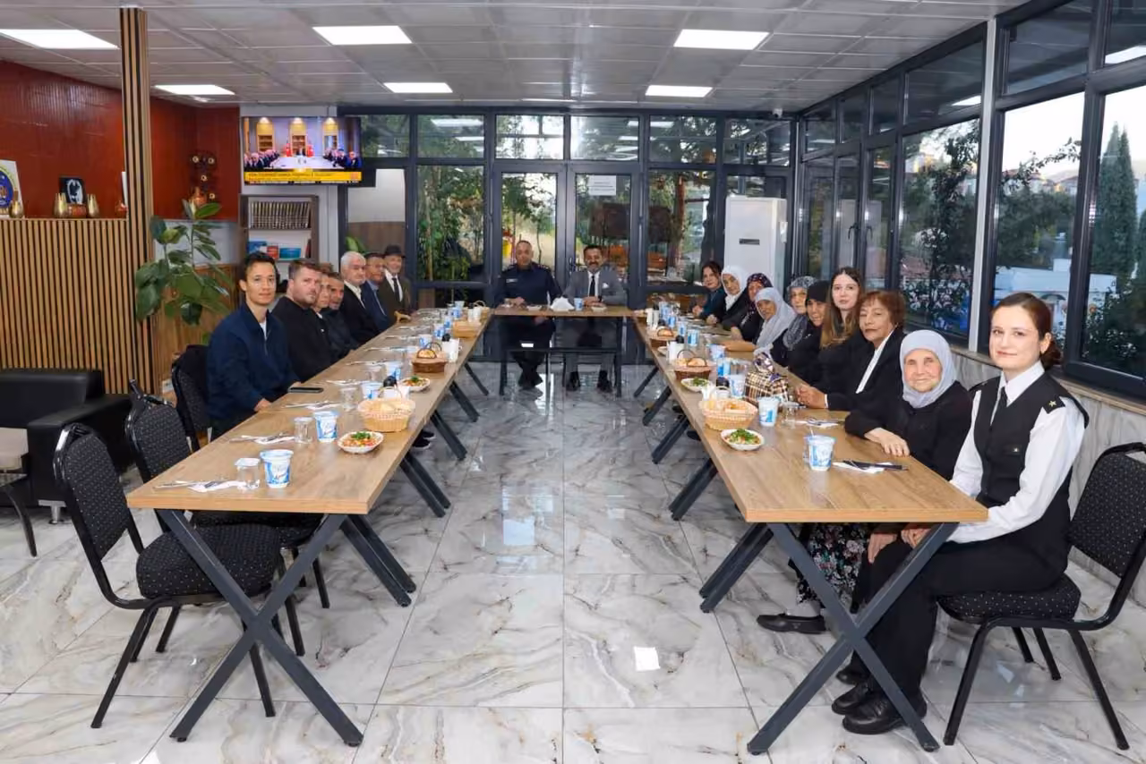 Bilecik’te huzurevi sakinleri jandarmada ağırlandı