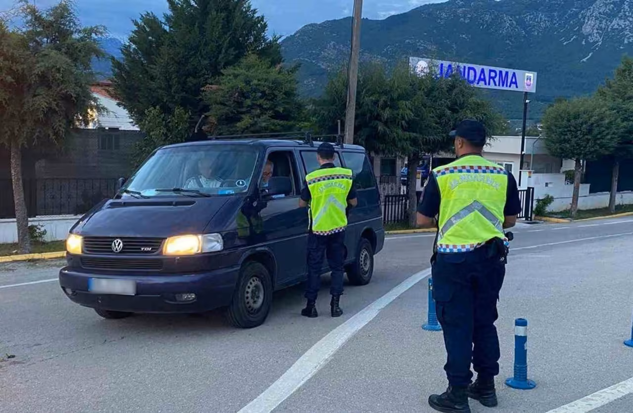 Muğla’da Jandarma trafik denetimlerinde 45 sürücünün ehliyeti geri alındı