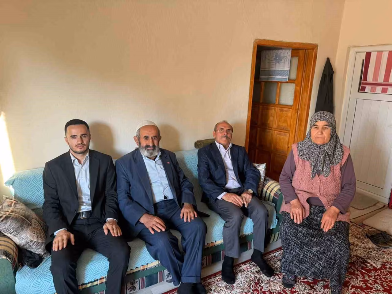 MHP’li heyetten Kuluncak’ta şehit ailelerine ziyaret