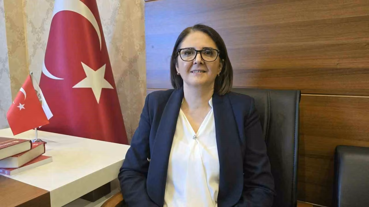 Karabük Barosunun yeni başkanı Sibel Şirin oldu: Tarihte ilk kez 3 kadın aday yarıştı