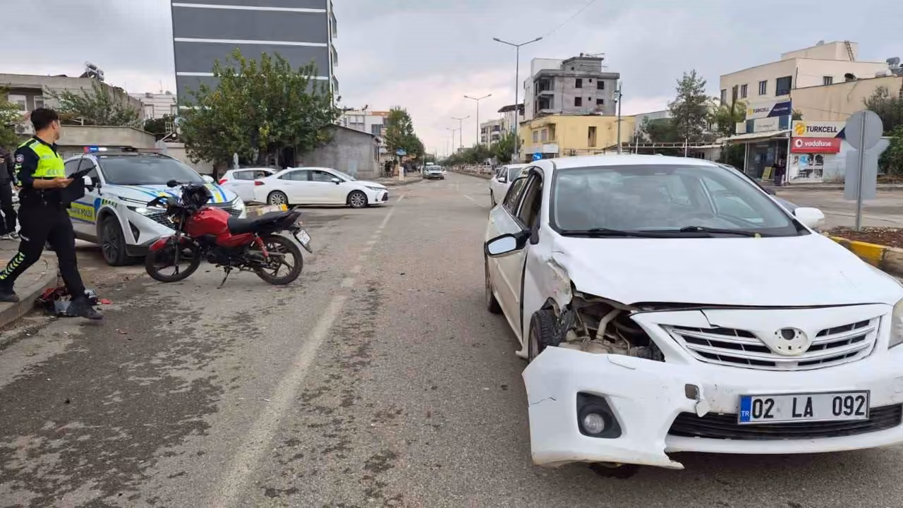 Adıyaman’da otomobil ile motosiklet çarpıştı: 1 yaralı