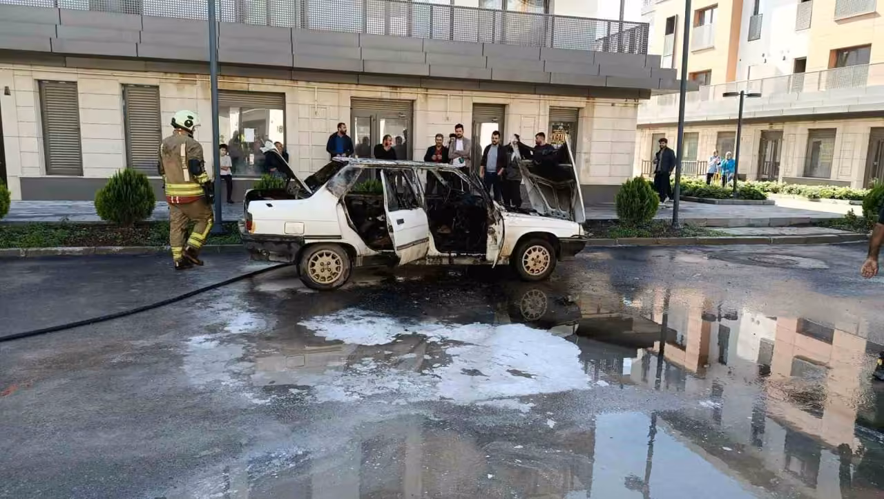 Kahramanmaraş’ta hareketli dakikalar: Seyir halindeki otomobil alev alev yandı