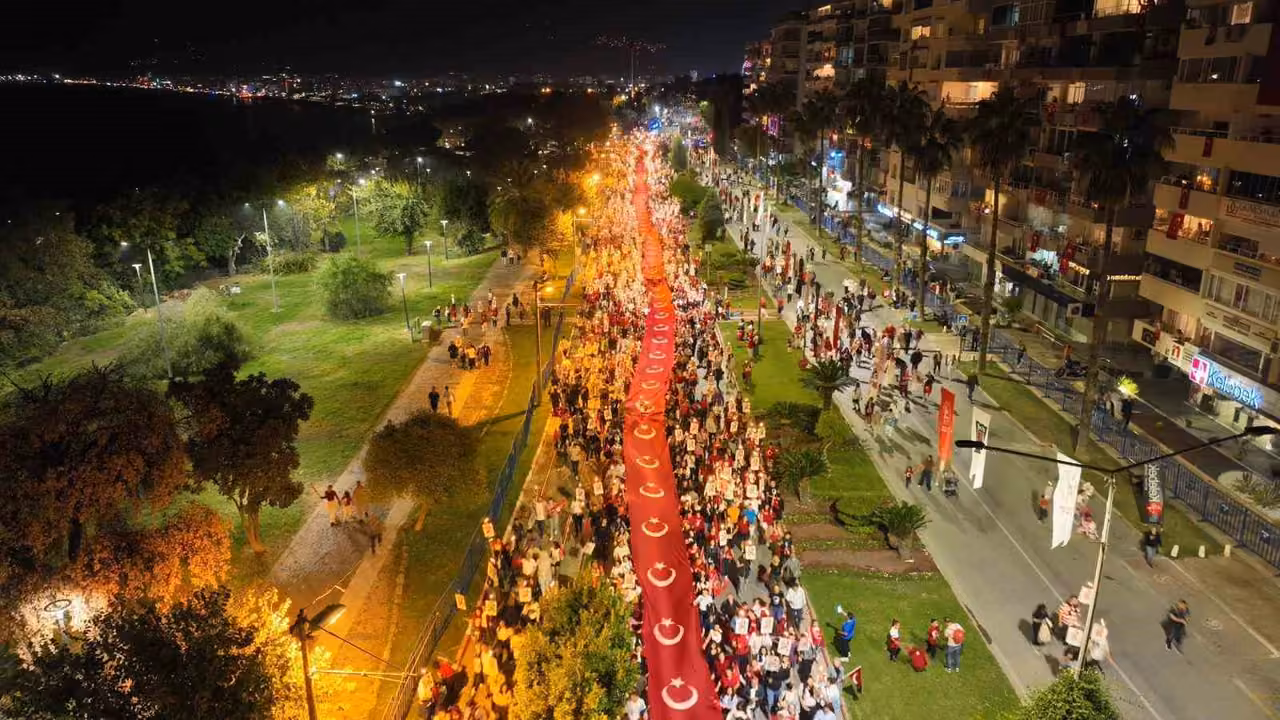 Antalya’da Cumhuriyet coşkusu fener alayı ve Semicenk konseriyle yaşanacak