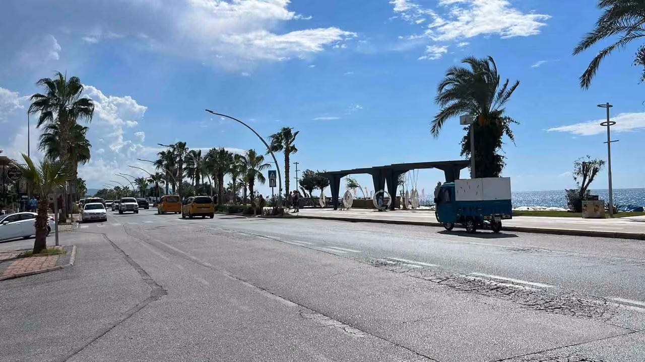Alanya’da otomobil ile motosiklet çarpıştı: 1 ölü, 1 yaralı