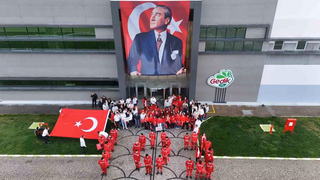Gedik Piliç’te Cumhuriyet’in 103. yaşı coşkuyla kutlandı