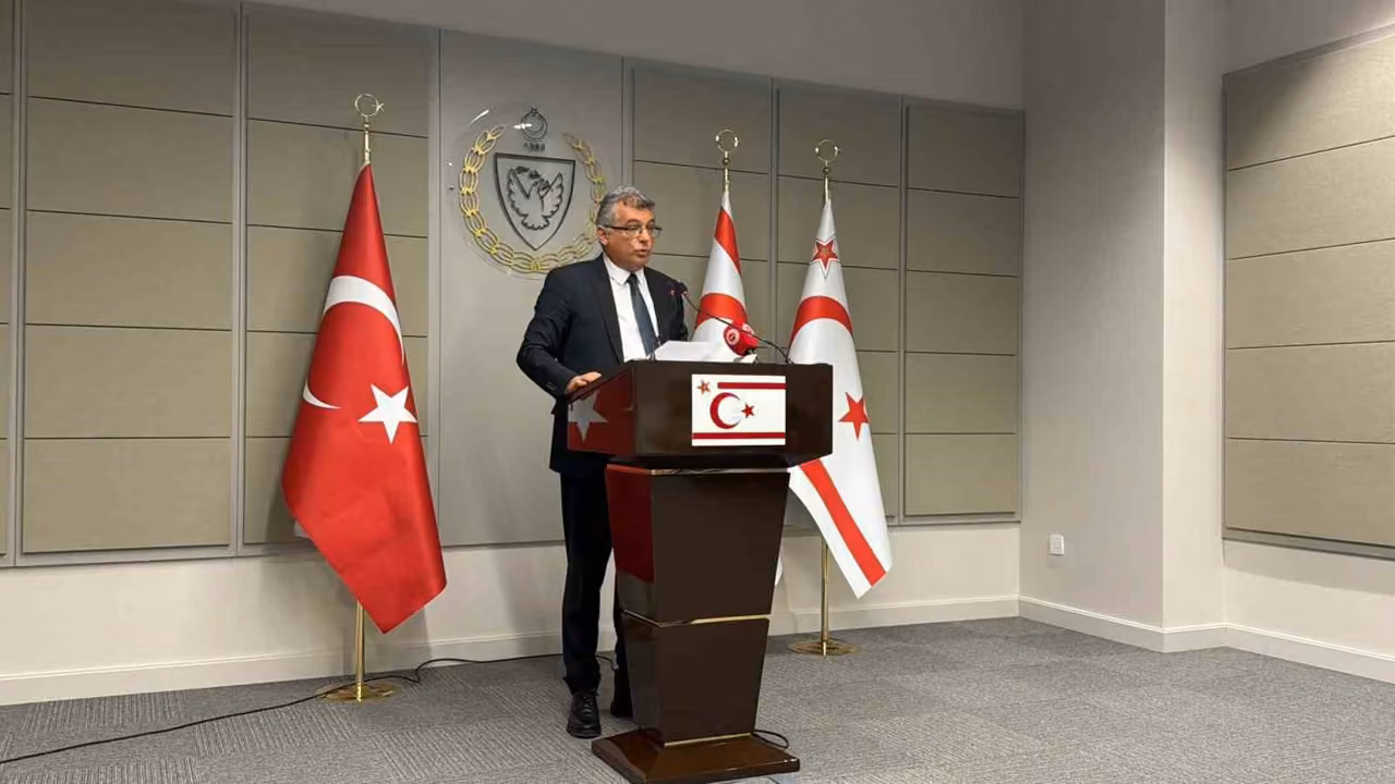 KKTC Cumhurbaşkanı Erhürman’dan Hristodulidis’e: "Dönüşümlü başkanlığı şartsız kabul etsin, hemen gelirim"
