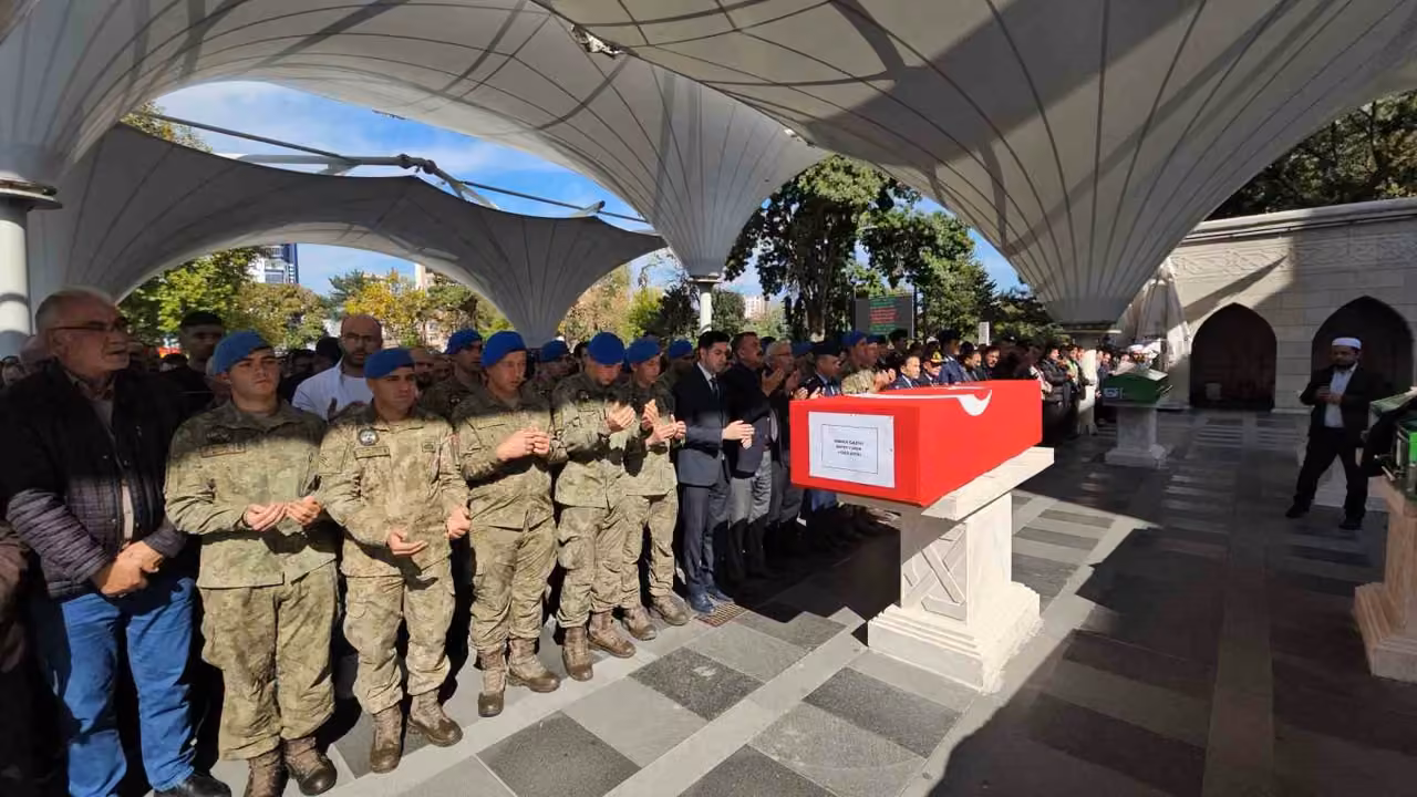 Kıbrıs gazisi son yolculuğuna uğurlandı