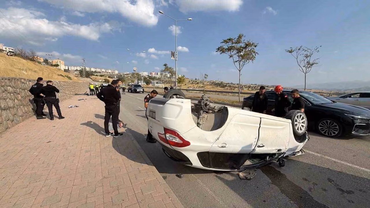 Şırnak’ta virajı alamayan araç takla attı: 3 yaralı