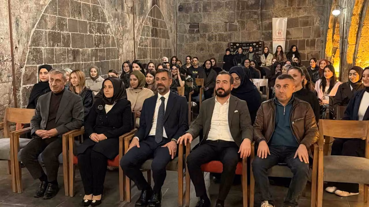 Bitlis’te "Gençlik, Kültür ve Kardeşlik Buluşması" düzenlendi