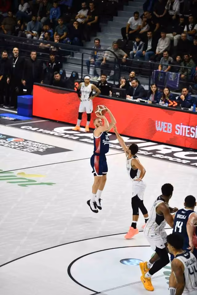Basketbol Süper Ligi: Çayırova Belediyesi: 76 - Bahçeşehir Koleji: 84