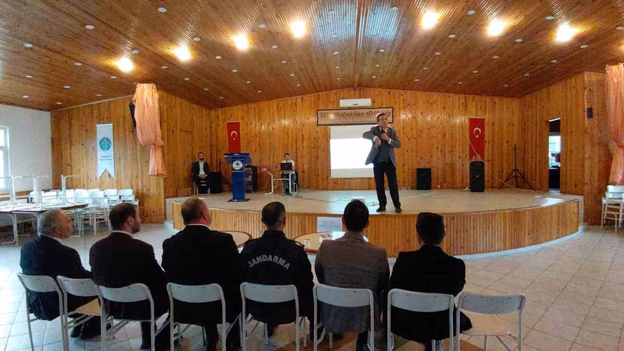 Mudurnu’da aile ve velilere yönelik bilgilendirme semineri düzenlendi