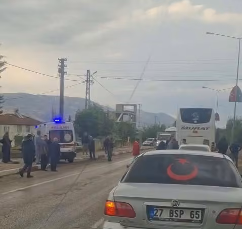 Yolcu otobüsü yayaya çarptı: 1 yaralı