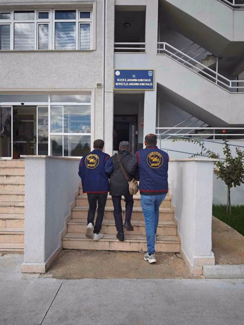 Bilecik’te tehdit suçundan aranan şahıs yakalandı
