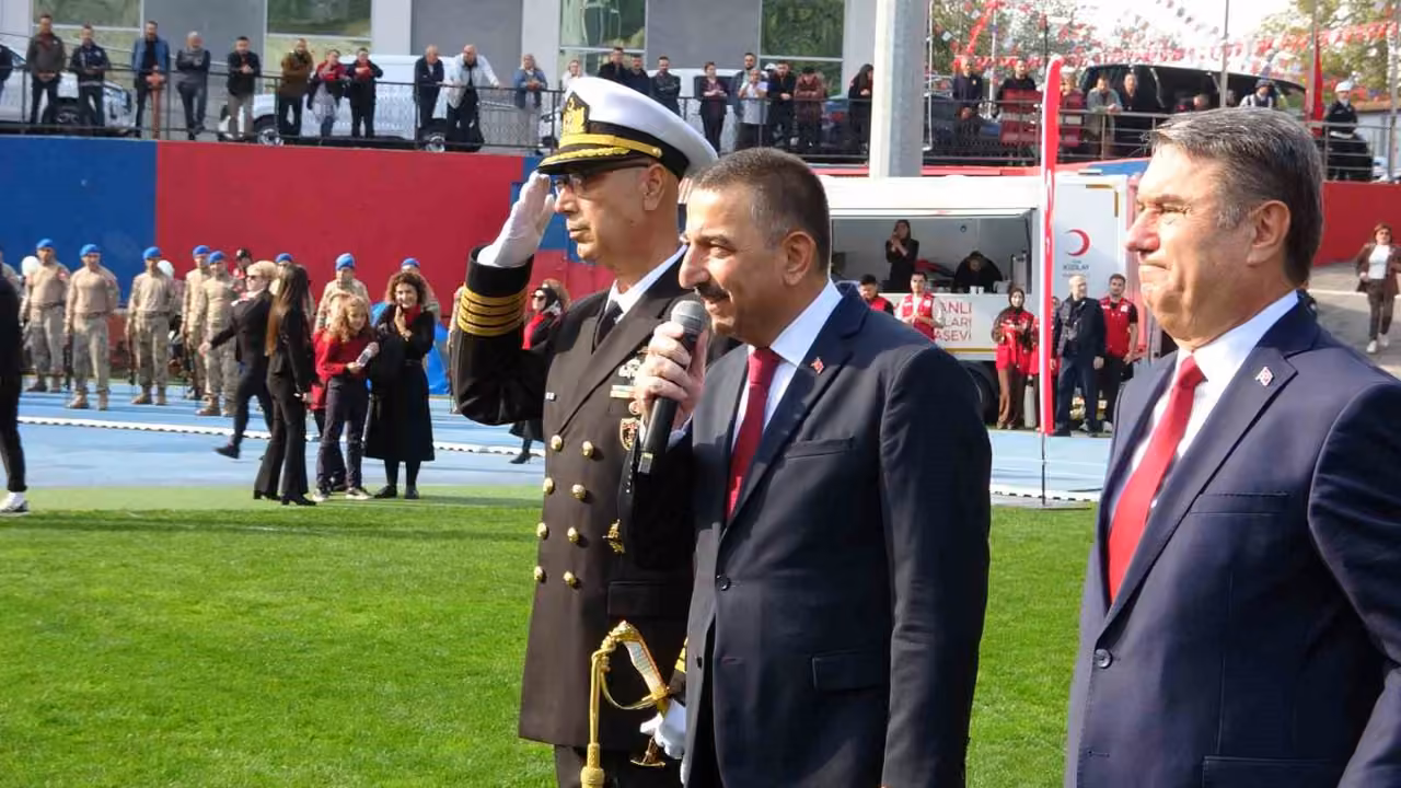 Zonguldak’ta Cumhuriyet’in 103. yılı törenlerle kutlandı