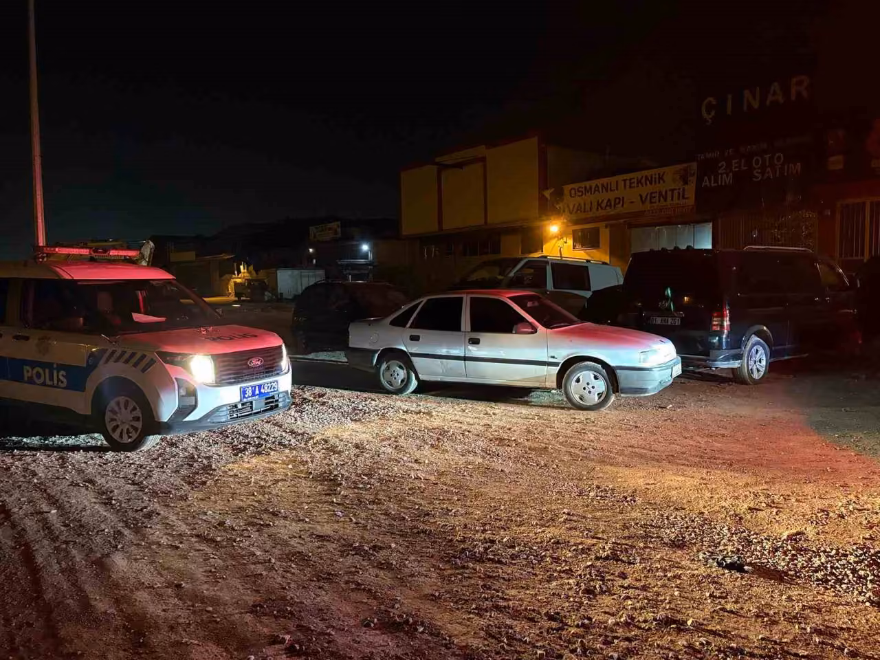 Polisten kaçan alkollü sürücüden basın mensubuna saldırı