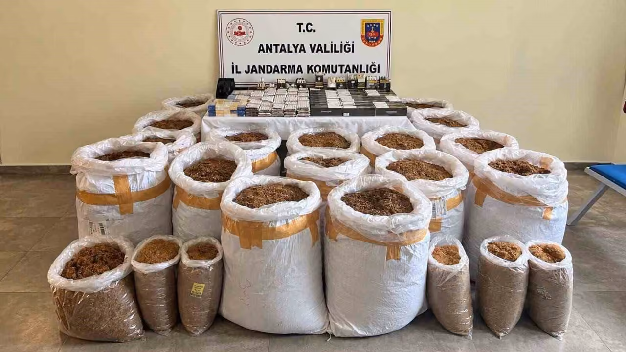 Antalya’da kaçak tütün operasyonu: 750 kilo tütün ele geçirildi