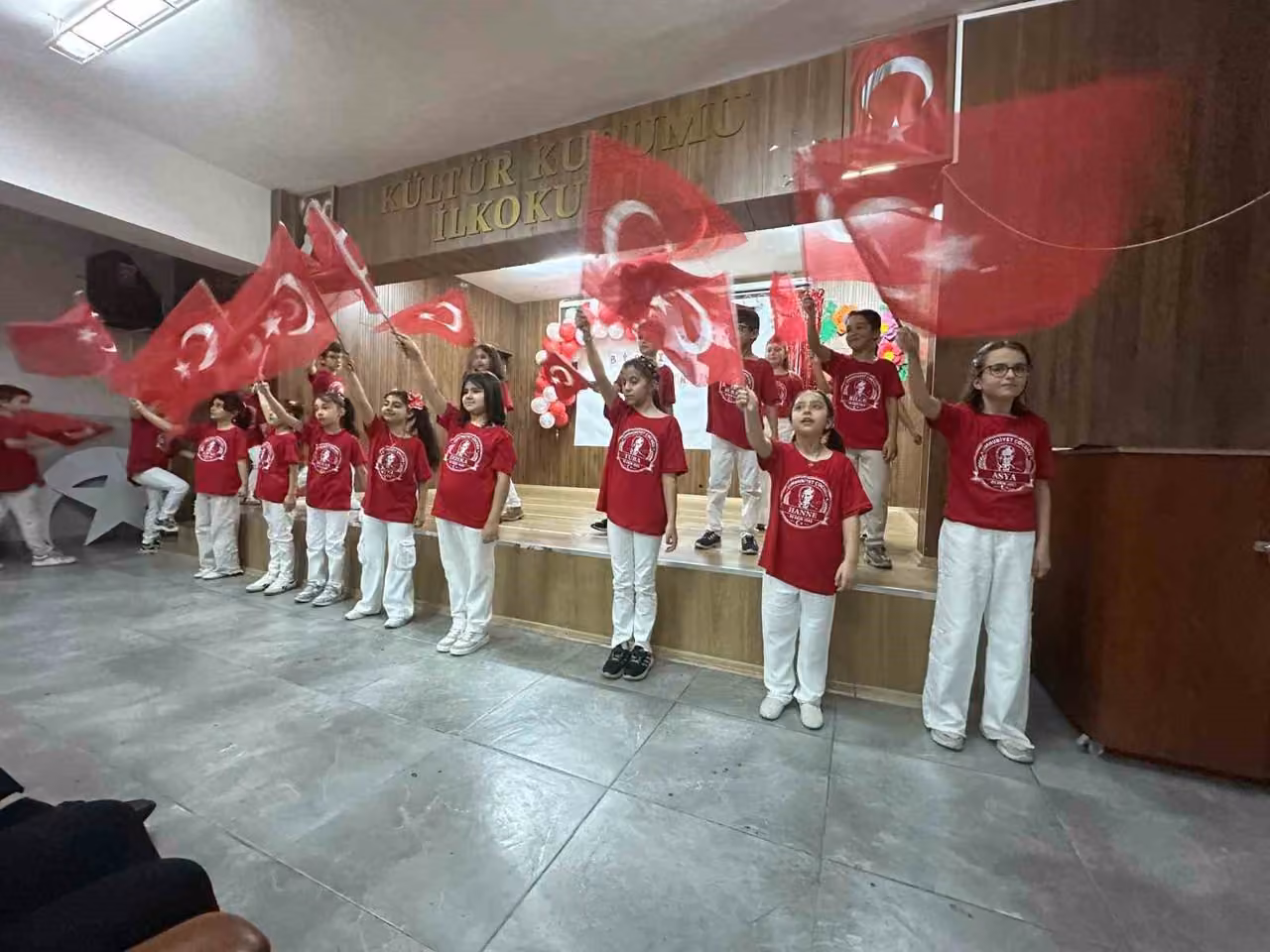 Kültür Kurumu İlkokulu’nda Cumhuriyet coşkusu