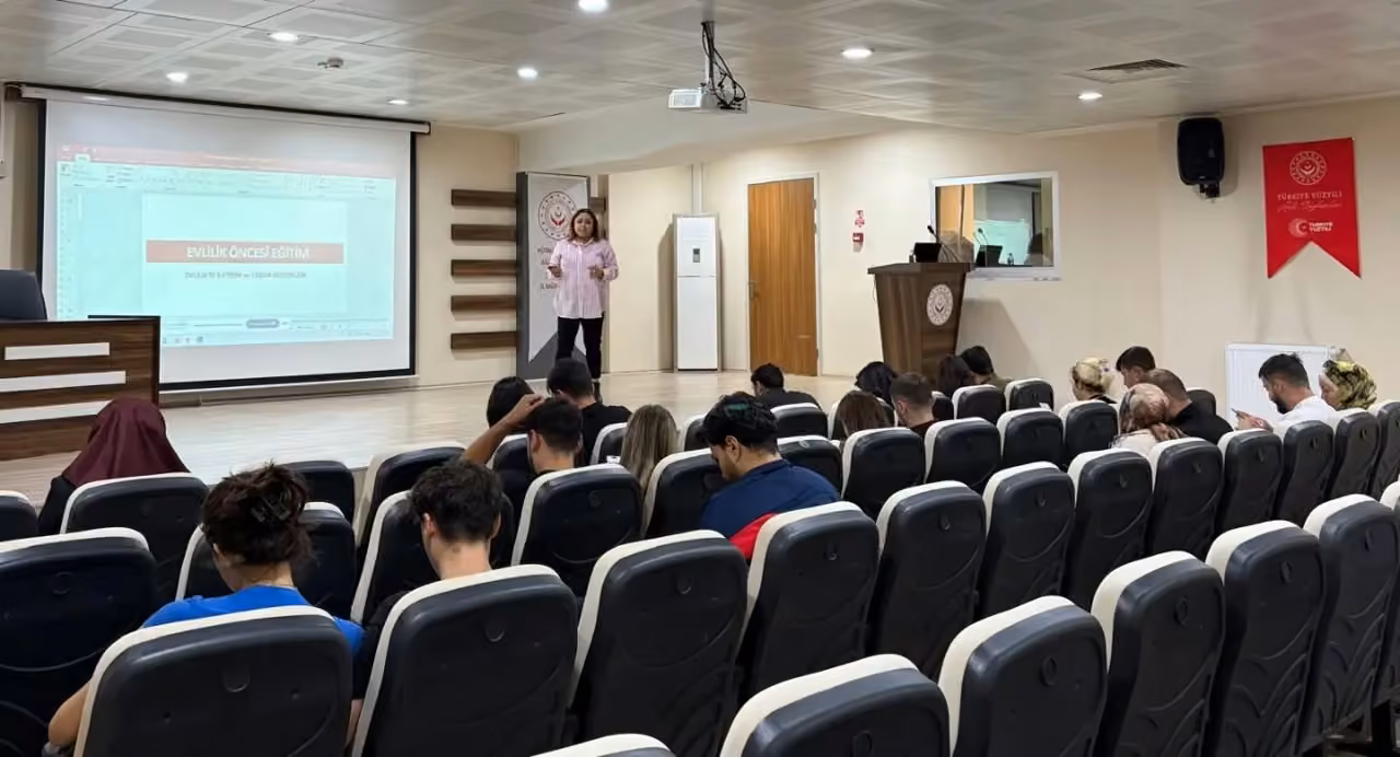 Kütahya’da evlenecek gençlere evlilik öncesi eğitim