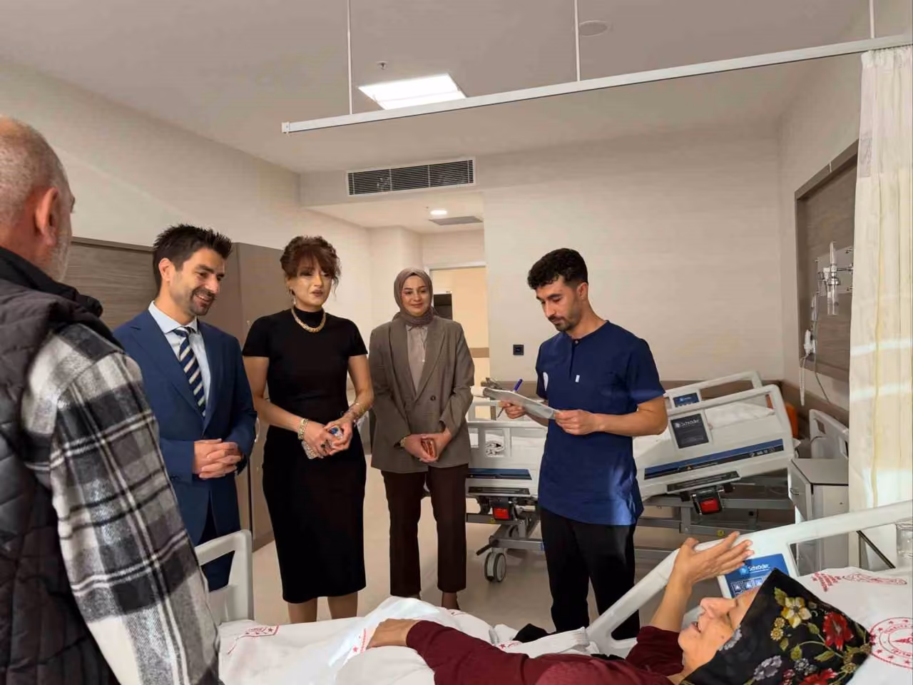 Mengücek Gazi EAH yönetiminden Hasta Hakları Günü’nde hasta ziyareti
