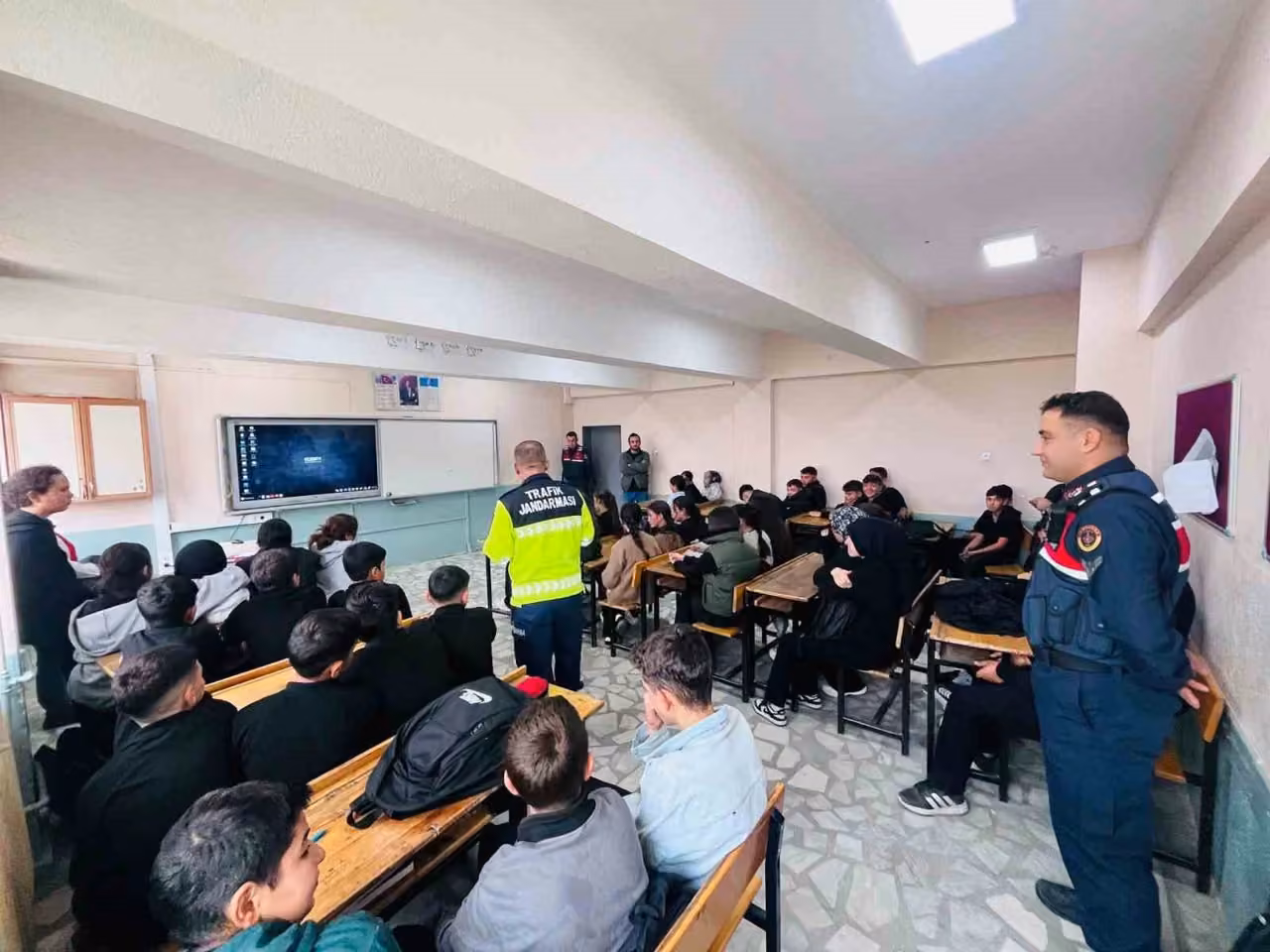 Çobanlar’da "Trafik Dedektifleri Projesi" eğitimi