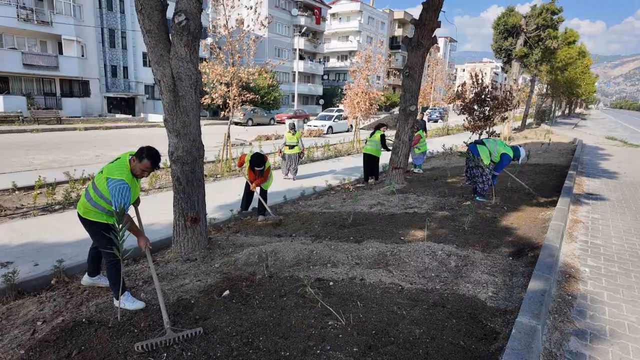 Söke devam eden projelerle yenileniyor
