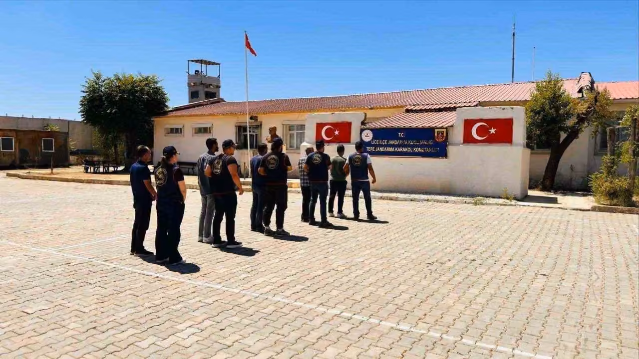 Diyarbakır’da haklarında kesinleşmiş hapis cezası bulunan 76 kişi yakalandı