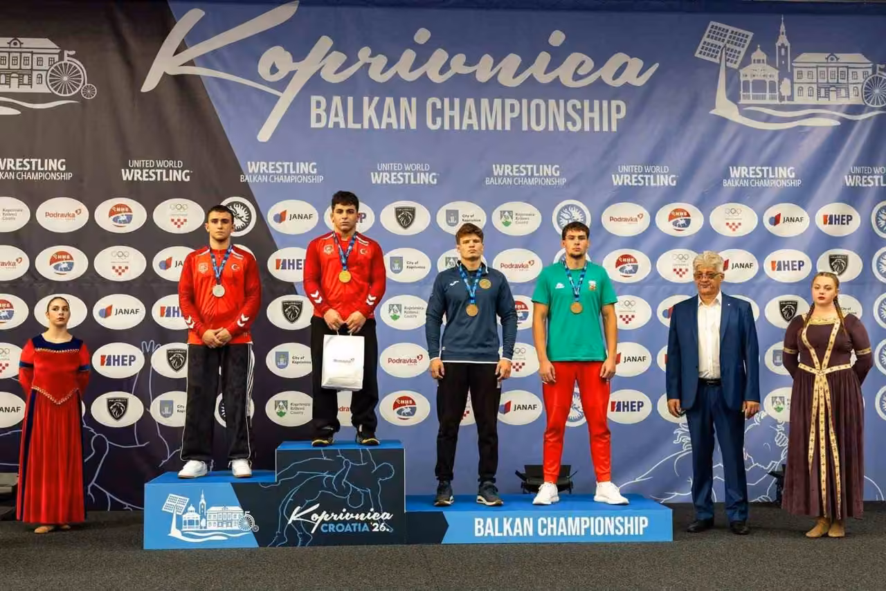 Genç güreşçiler, Hırvatistan’dan madalya ile döndü