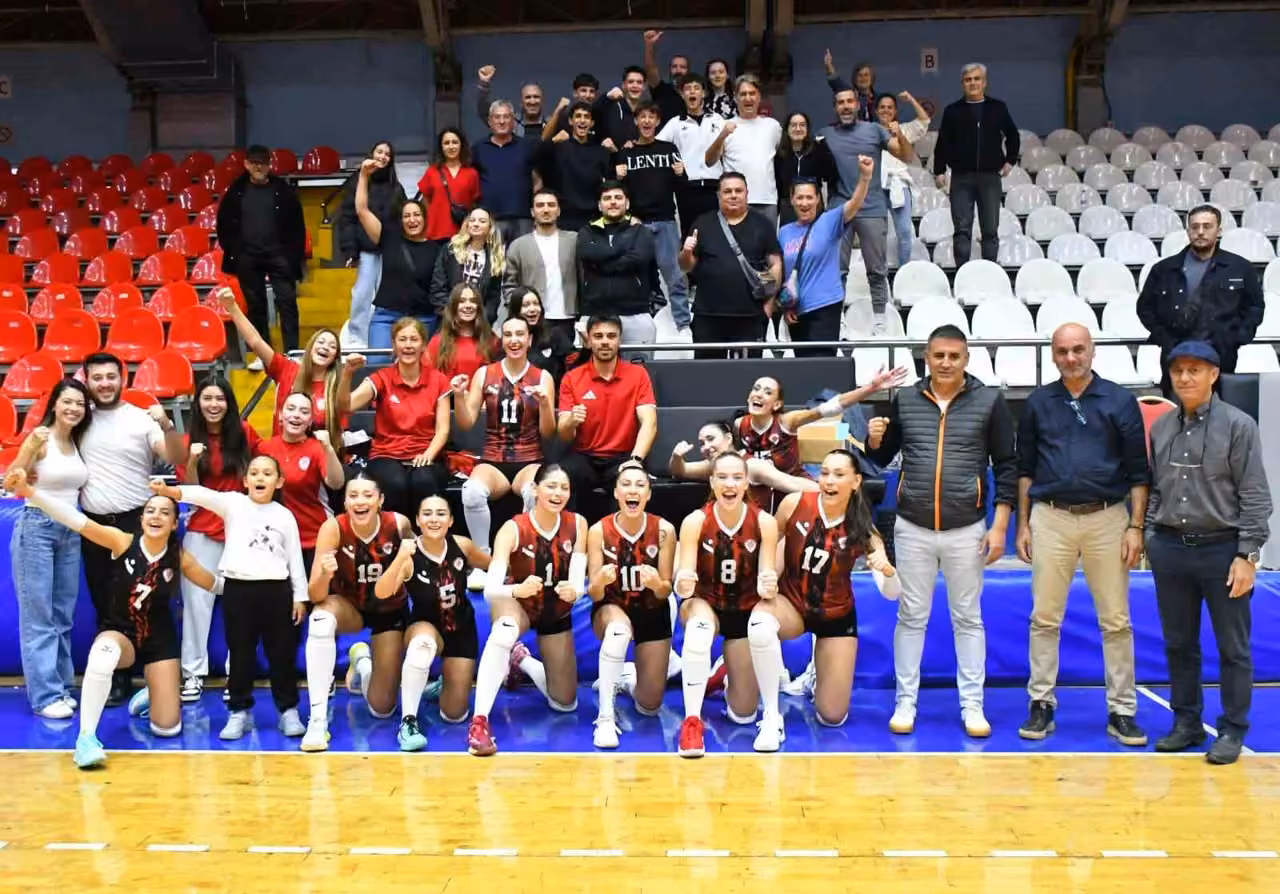 Yunusemre’nin Sultanları Altay’ı 36-34’lük setle geçti