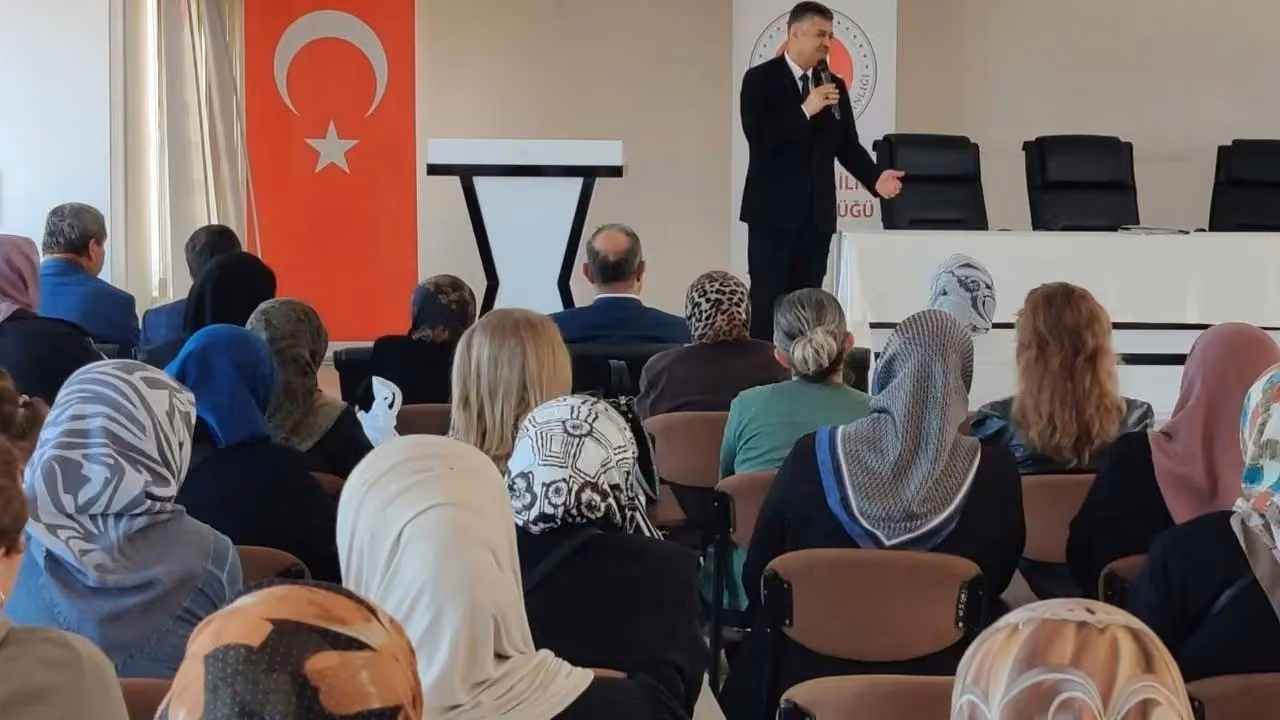 Sinoplu umre adaylarına kutsal yolculuk öncesi rehberlik