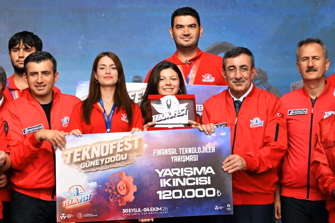 Manisalı öğrencilerden TEKNOFEST’te büyük başarı: Türkiye ikinciliği