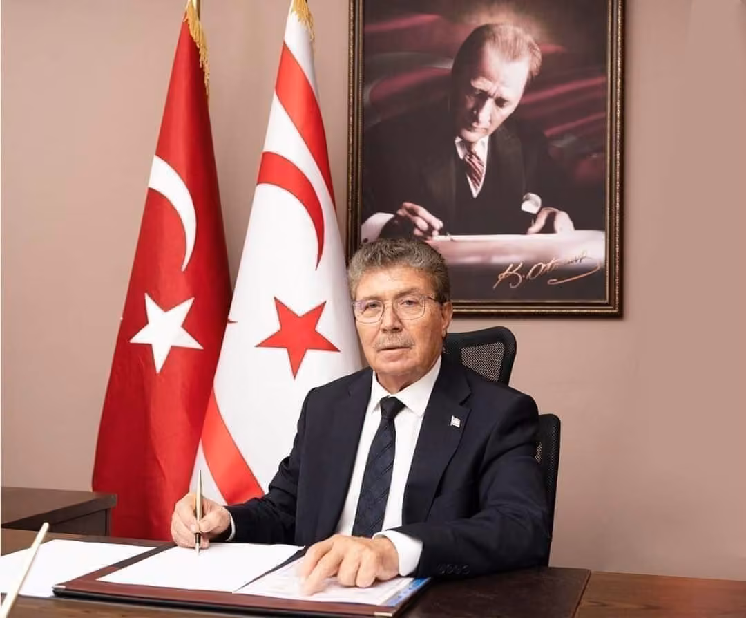 KKTC Başbakanı Üstel: "2027 yılında KKTC vatandaşı öğrencilerimizin üniversite harçlarının tamamını devlet olarak karşılayacağız"