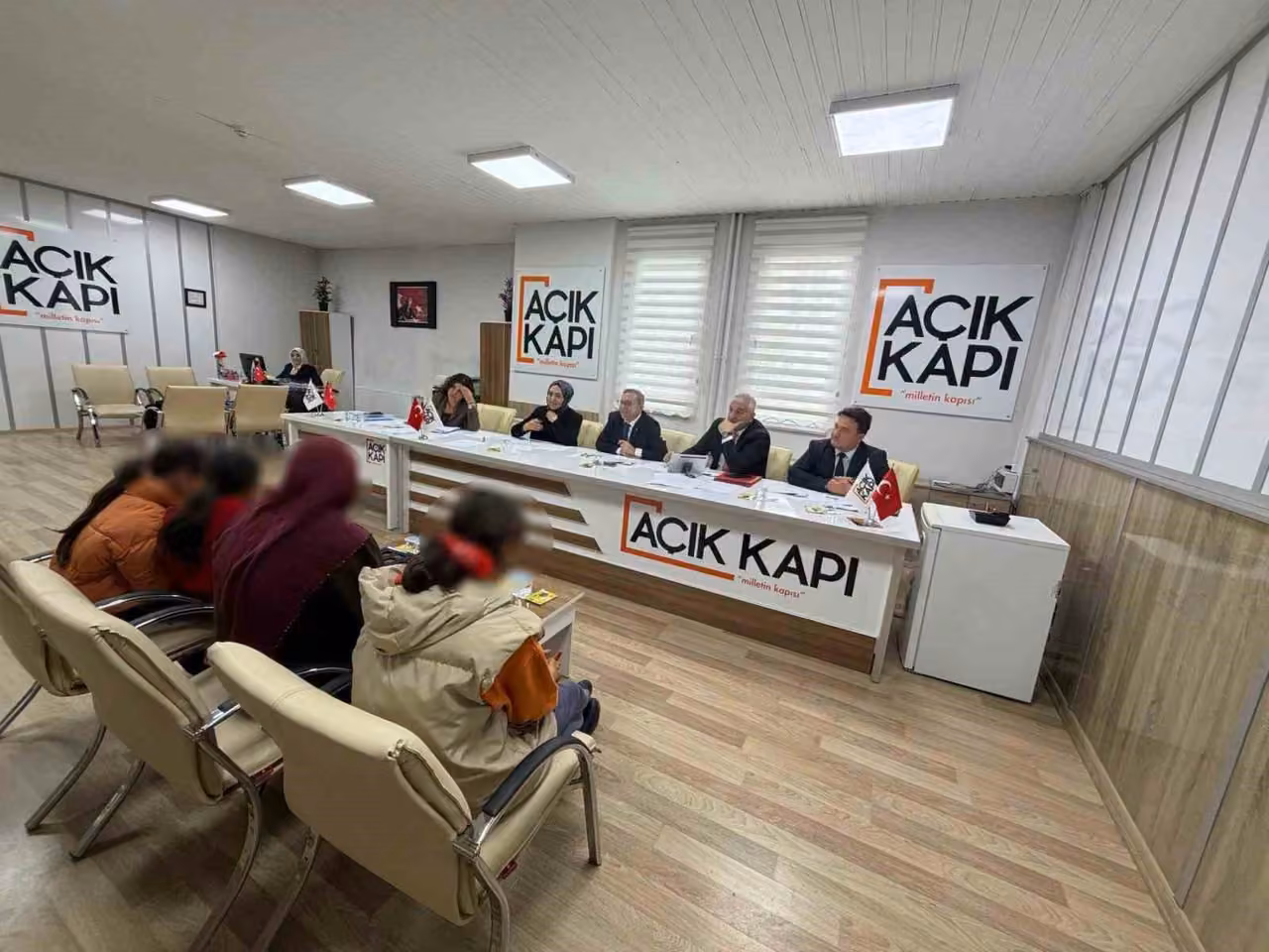 Kars Valisi Ziya Polat vatandaşların taleplerini dinledi