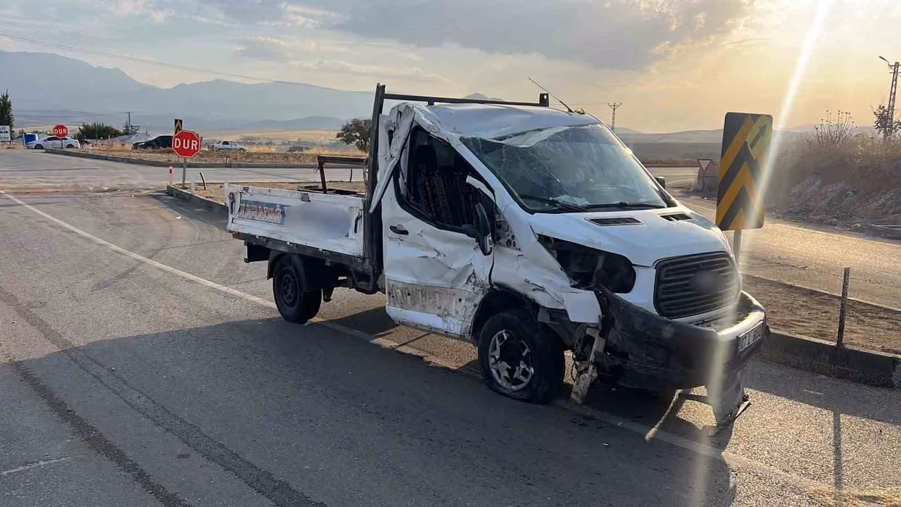 MHP’li milletvekili ve il başkanının konvoyunda kaza: 1 ölü, 7 yaralı