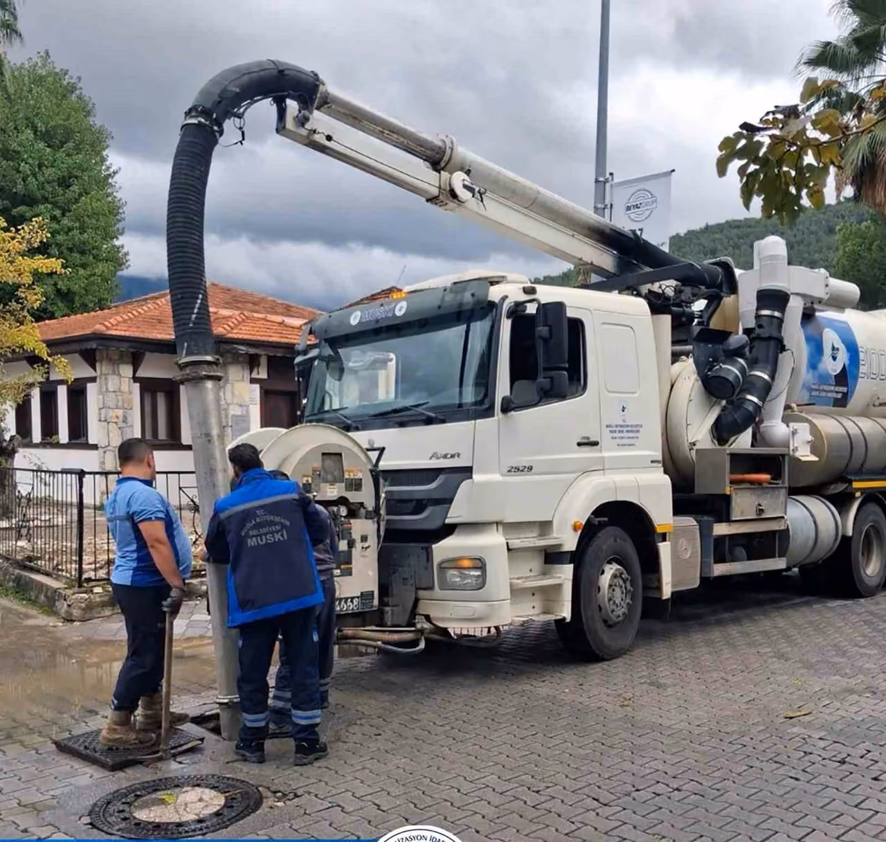 Muğla’da yağış mesaisi: 20 su baskınına müdahale edildi