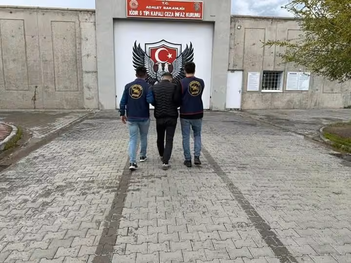 Iğdır’da 11 yıl 1 ay hapis cezasıyla aranan şahıs yakalandı