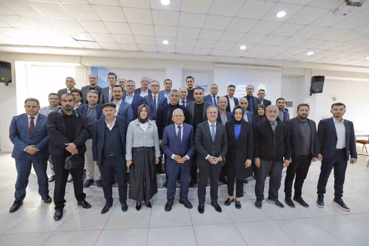 Başkan Büyükkılıç, Talas ve Hacılar’da muhtarlarla istişare toplantıları gerçekleştirdi