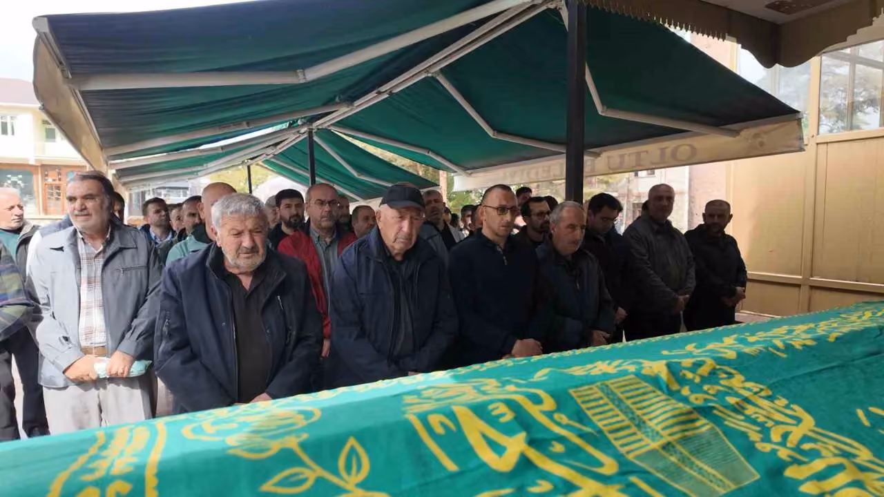 Oltu’nun tanınmış esnafı Abdullah Taşçı son yolculuğuna uğurlandı