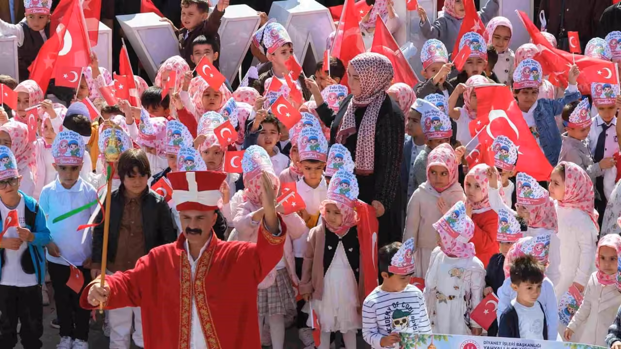 Yahyalı’da 161 minik öğrenci için Âmin Alayı Ve Bed’-i Besmele Töreni düzenlendi
