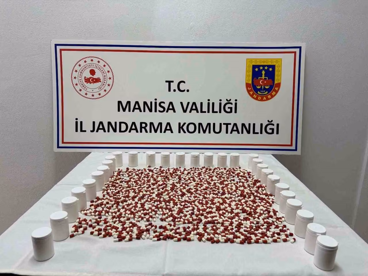 Manisa’da jandarmadan uyuşturucu operasyonu: 2 gözaltı