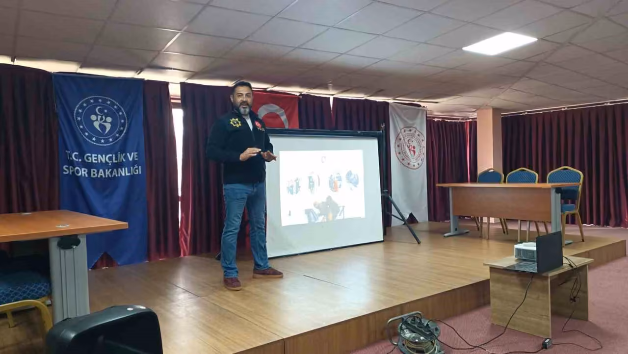 Hüyük’te zehir tacirlerine karşı bilinçli anne mesaisi