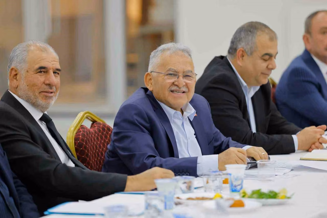 Başkan Büyükkılıç, Sarız ve Pınarbaşı’nda muhtarlarla buluştu