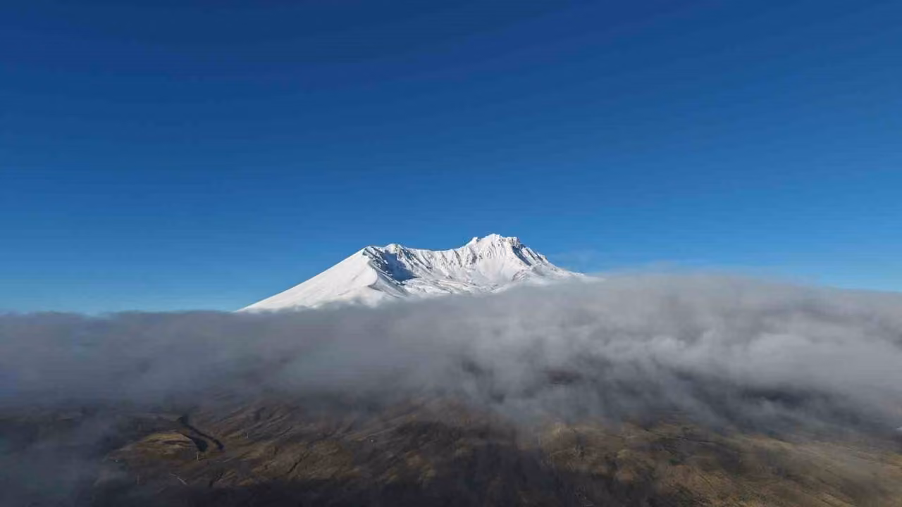 Erciyes’e kar yağdı, güzel görüntüler ortaya çıktı