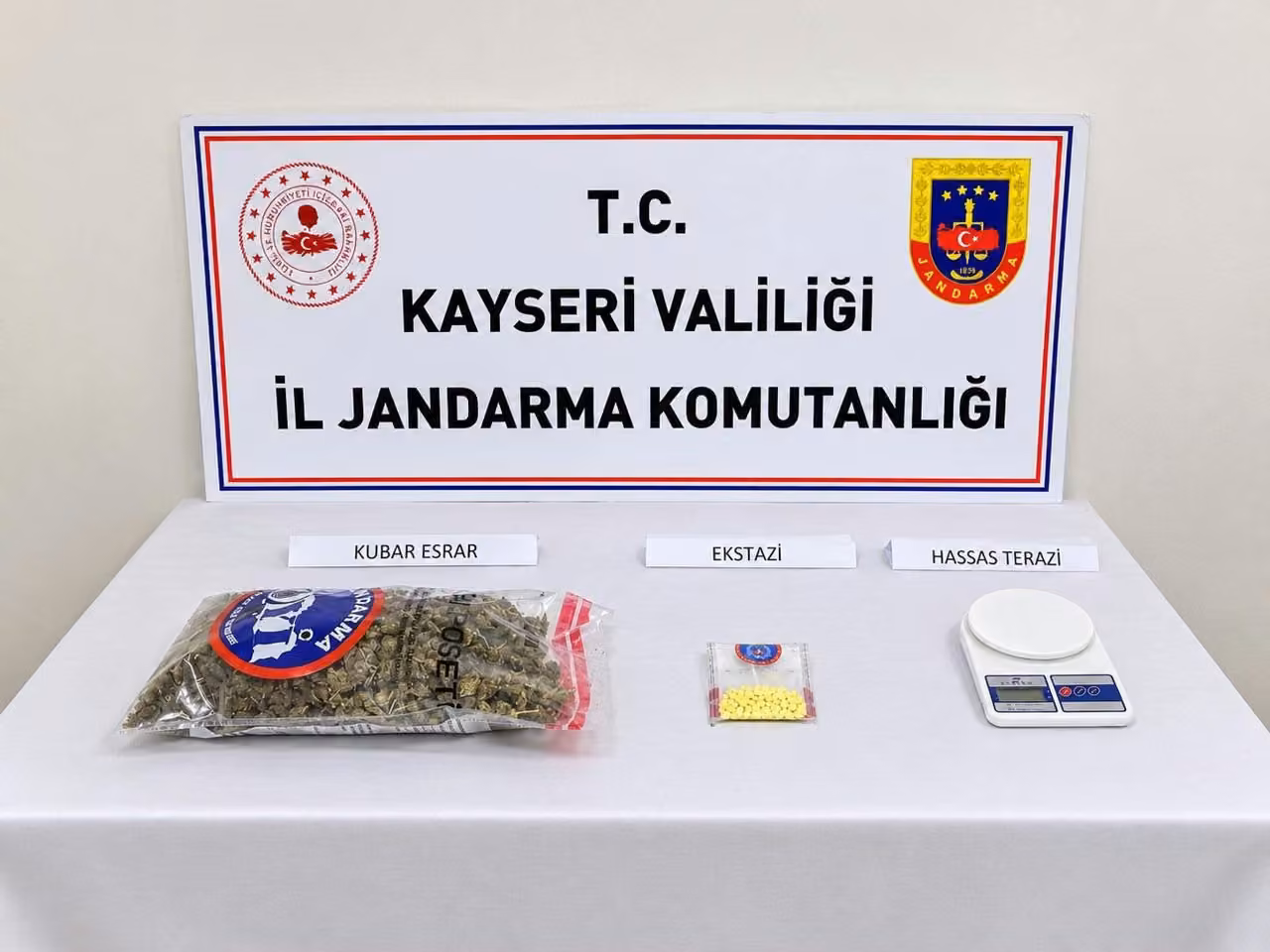 Kayseri’de 1 kilo uyuşturucu ele geçirildi