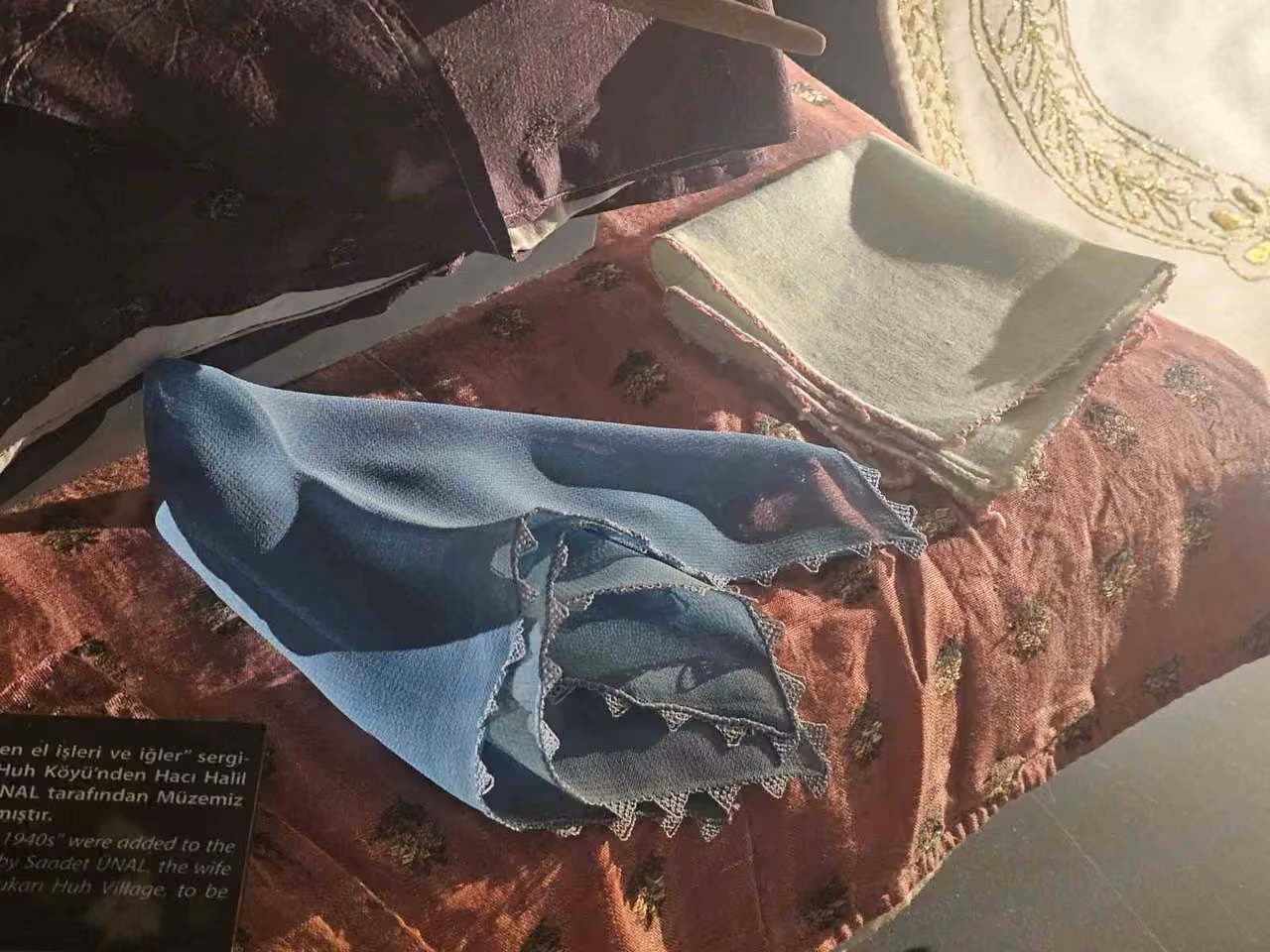 Elazığ’da 86 yıl önce işlenen el işi eserler sergileniyor