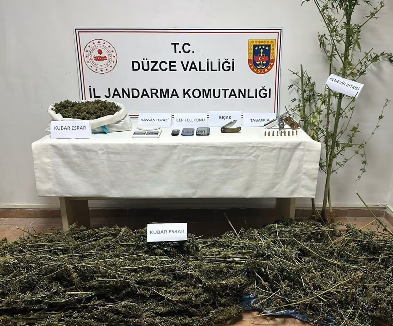 Düzce’de uyuşturucu operasyonu: 2 gözaltı